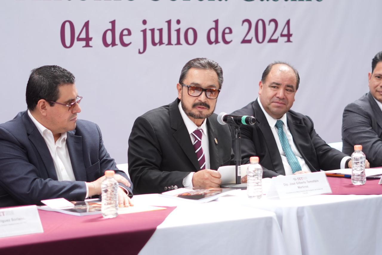 Presentan 'Diálogos Jurisprudenciales en contexto de los Derechos Humanos' en el Congreso local